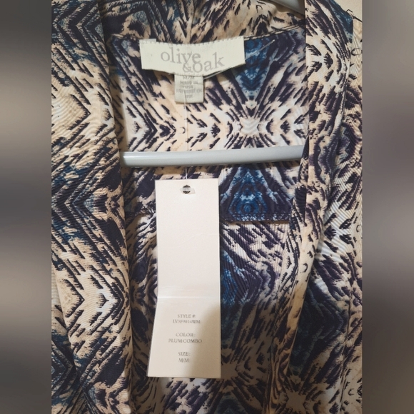 NWT Olive & Oak Medium plum combo sleeveless v-neck cross over draped hem hi-low - Picture 3 of 6